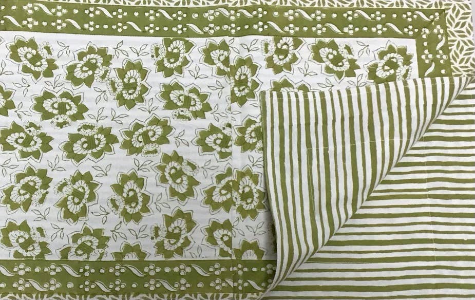 Daffodil Table Runner 60"